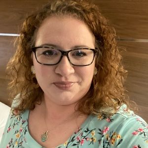 Meet your Posher, Leslie